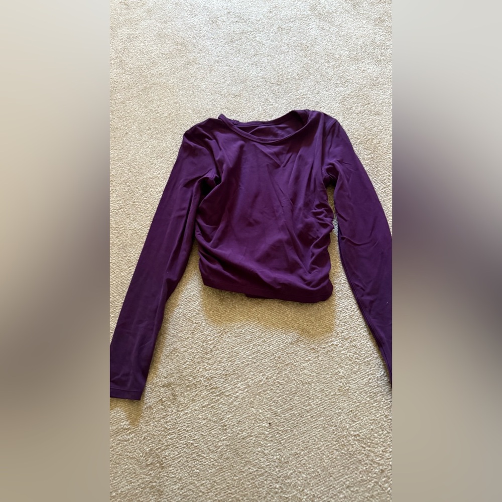Lululemon work out long sleeve scrubched sides